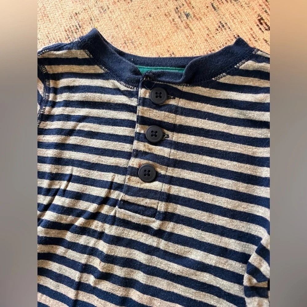 Old Navy Blue and Gray Long Sleeve Tee